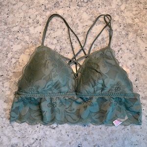 EUC Victoria’s Secret PINK Lacy Strappy Bralette • Medium • Sage